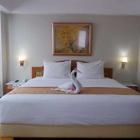 Horison Ultima Bandung Hotel ภายนอก รูปภาพ